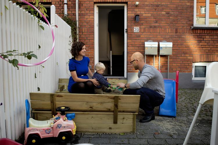 Besparelser. Hvis alle husejere gennemførte de gode varmeråd, som tjeklisten lægger op til, kunne Danmark skære omkring 500.000 ton af CO2 udledningen. Det svarer til den CO2-udledning, der sker fra hele Roskilde på et år. 