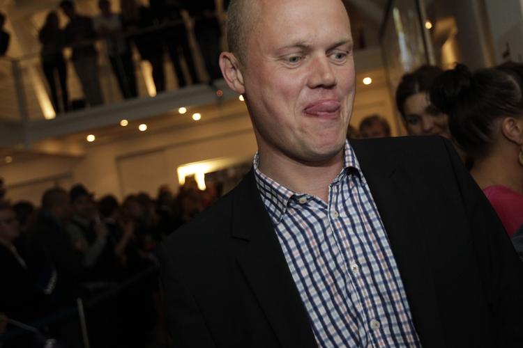 Genvalgt. Skatteminister Peter Christensen så velfornøjet ud i går, selv om Venstre måtte aflevere regeringsmagten. 