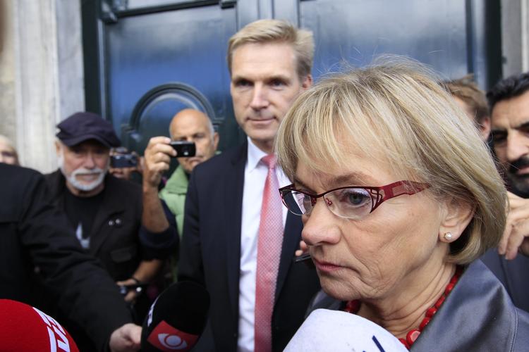 Kritik. I går var Dansk Folkepartis topfigurer, Pia Kjærsgaard og Kristian Thulesen Dahl på besøg hos dronning Margrethe for at pege på Lars Løkke Rasmussen som deres bud på en statsminister. Men han lavede fejl i valgkampen, mener de. 