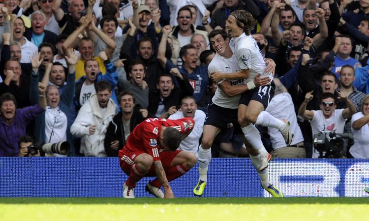 nedtur. Det startede med en skade, fortsatte med en scoring til Tottenham, en udskiftning og yderligere tre Tottenhammål, da Daniel Agger oplevede en skrækkelig søndag. 