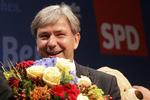 Genvalgt. Selv om socialdemokraterne (SPD) gik tilbage ved delstatsvalget i Berlin, kan SPD-borgmester Klaus Wowereit beholde sin post. 