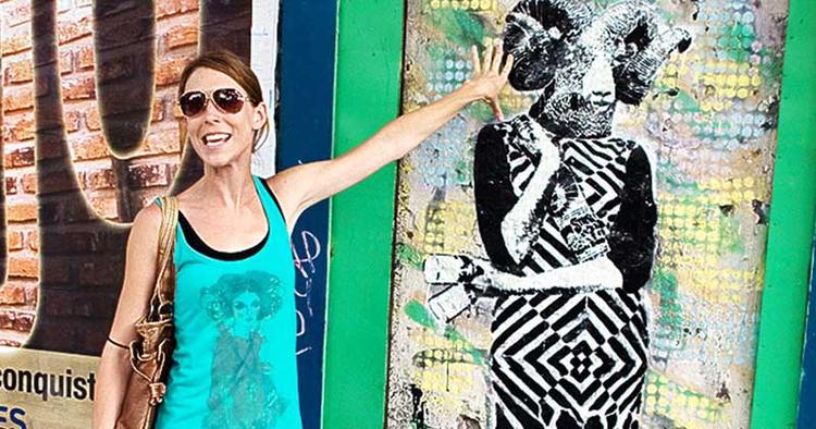 GADEKUNST. Amerikanske Melissa Foss viser graffitikunst frem i Buenos Aires' gader. 