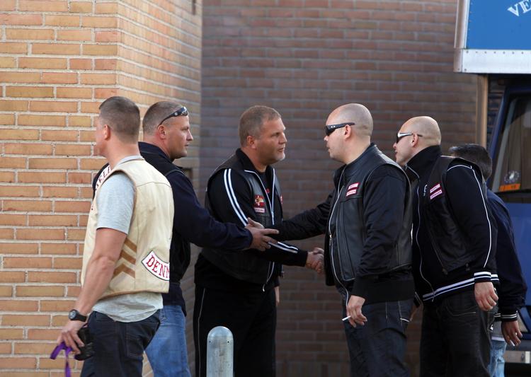 Træf. Der er dukket masser af rockere op i Glostrup for at følge dagens domsafsigelse i den store rockersag om en stribe drabsforsøg. 