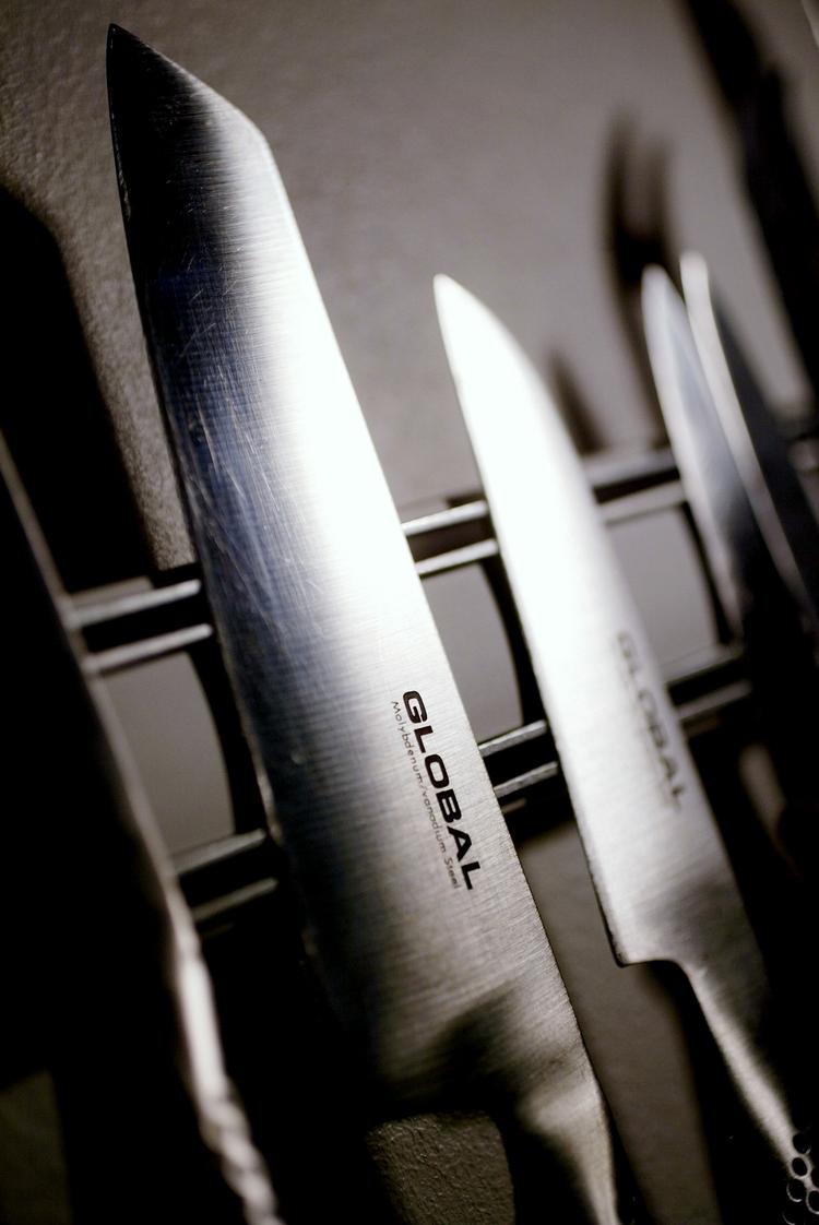 BØDE. En importør skal betale 200.000 til Rosendahl, fordi han har importeret et stort parti knive, der ligner Global knivene. 