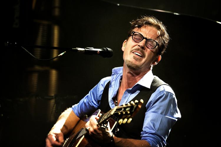 Popdreng. Thomas Helmig anno 2011 toner frem som Johnny Depp-lookalike. 