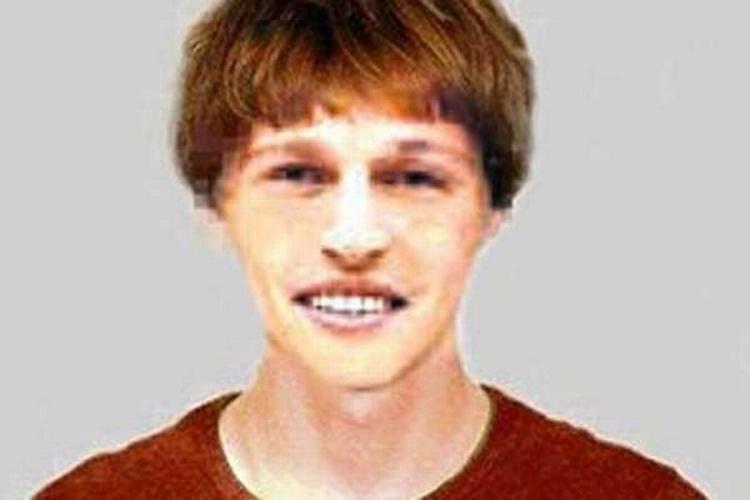 Mystik. Den 17-årige dreng, der dukkede op i Berlin, taler flydende engelsk, men kun meget lidt tysk. 