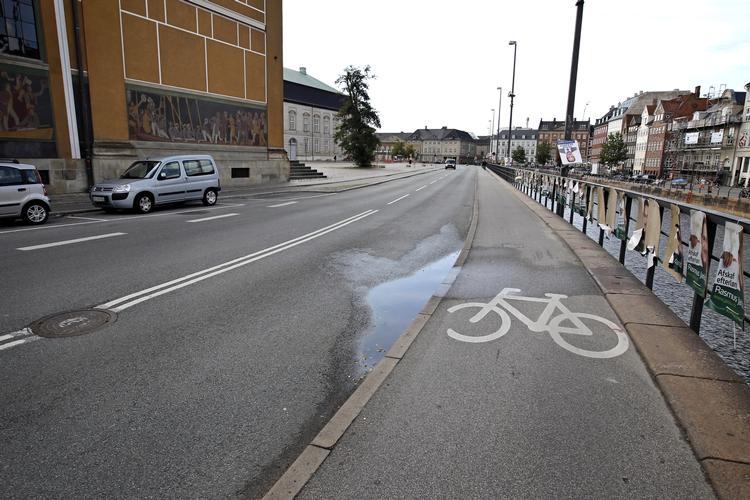 Øde. Cykel-VM lægger Københavns gader, som her ved Thorvaldsens Museum, mere eller mindre øde. 