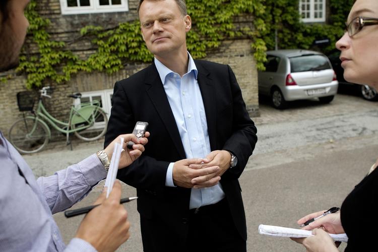 Afvisning. Christian Roslev afviser de meldinger om kommende fyringer, som formanden for Dansk Jernbaneforbund, Ulrik Salmonsen, gik ud med tidligere på aftenen 