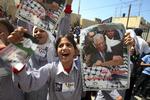 Opbakning. Palæstinensiske skolebørn demonstrerede mandag på Vestbredden til fordel for deres præsident Mahmoud Abbas, som er draget til New York i håb om at få FN's Sikkerhedsråd til at anerkende Palæstina som selvstændig stat. 