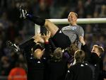 Reserve. Benny Gall spillede blot 15 kampe for FCK på en periode over seks år. Her hyldes han efter Royal League-triumfen mod Göteborg i 2005, hvor han reddede det afgørende straffespark. 