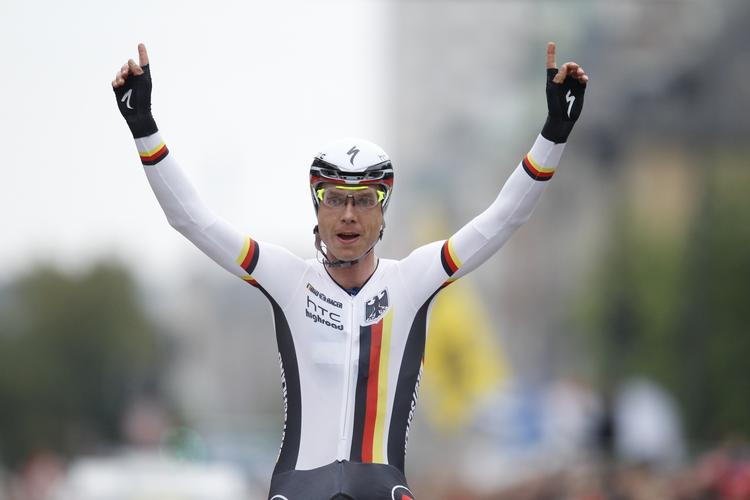 VM. Tyskeren Tony Martin kørte over målstregen ved Rådhuspladsen som sejrherrer i mændenes enkelstart. 