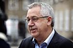 Claus Hjort Frederiksen (V) har været transportminister siden februar 2010. Han har tidligere været miljøminister fra 2001-2004 og fødevareminister fra 2004-2007. Han har siddet i Folketinget siden 1994. 