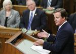 STATSBESØG. Den britiske premierminister David Cameron aflagde i går besøg hos den canadiske premierminister. 