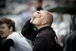SKUFFET. OB-træner Henrik Clausen vil hurtigst muligt have sine tropper tilbage på sporet. 