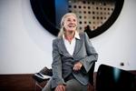 voldsomheden. Jytte Dresing fortæller, at hun altid har levet med voldsomme billeder: »Vi skal alle sammen dø. Jeg synes ikke, at vi kan leve med, at det er et tabu. Det bør være lige så lidt fremmed for os som fødslen«. 