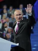 Hyldet. Putins beslutning om at stille op ved præsidentvalget i marts 2012  blev offentliggjort på det regerende partis Forenet Ruslands landsmøde i Moskva. 