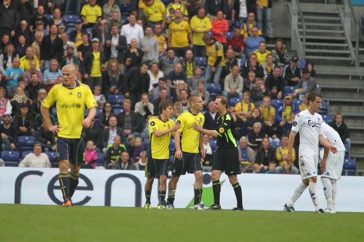 INTENST. Temperamenterne var som sædvanelig i kog hos både Brøndby og FC København 