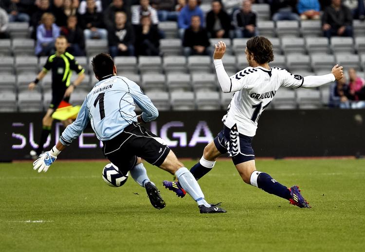 MÅLTYV. Peter Graulund viste endnu engang sin målnæse for AGF. 