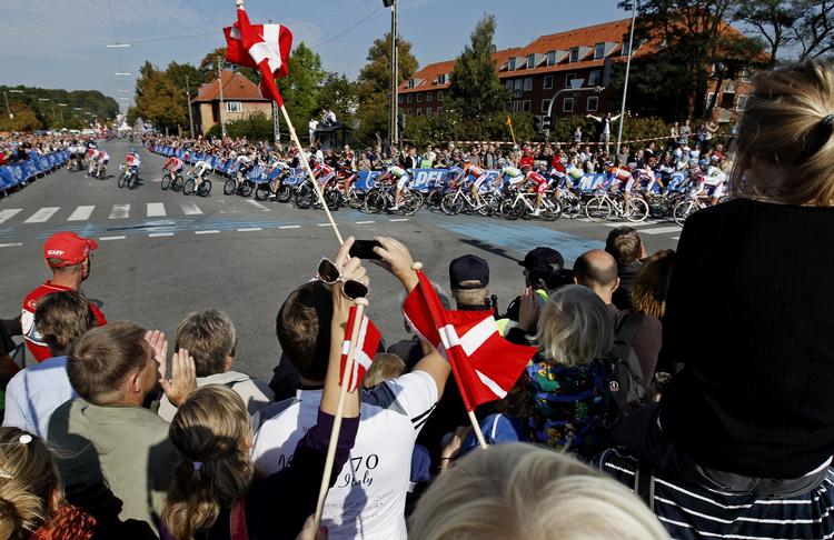 FEST. Hele vejen langs VM-ruten skabte cykelfans en fantastisk stemning. 