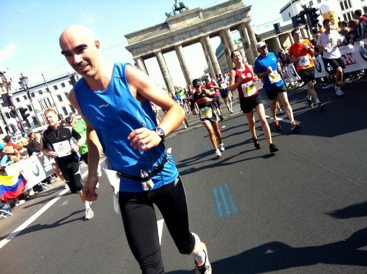 TRIUMF. Genoplev stroppeturen i Berlin i går med video fra mål og flere steder på ruten. 