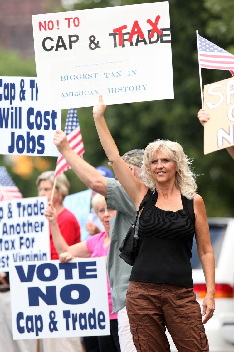 Skeptiske. I USA er opbakningen til for alvor at sætte ind mod den globale opvarmning stor. Det skyldes bl.a. Tea Party-bevægelsen, mener danske Mads Fuglede. 