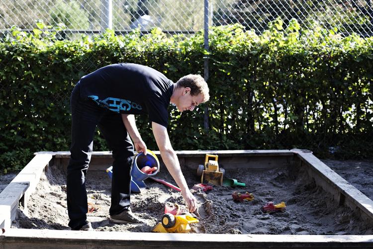 Venteposition. Det er næsten et år siden, at 22-årige Rune Haaning Rømer var til prøve på Politiskolen, men han ved stadig ikke, om han er kommet ind. 