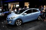 Langt på literen. De nye biler købt i år kører i gennemsnit over 20 kilometer på literen. Det gælder blandt andet også den nye Hyundai i30, som netop er præsenteret på bilmessen i Frankfurt. 