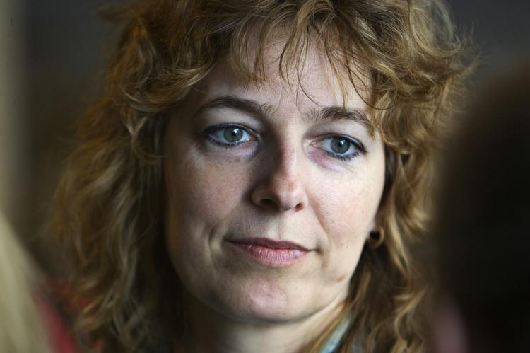 Børne- og undervisningsminister: Christine Antorini (S), 46 år. 