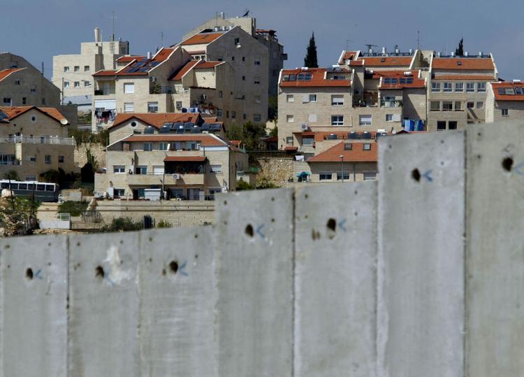 Fortsætter. Nye bebyggelser i israelske bosættelser skaber yderligere spændinger med palæstinenserne, som ikke vil genoptage fredsforhandlinger, før nybyggerierne fastfryses. 