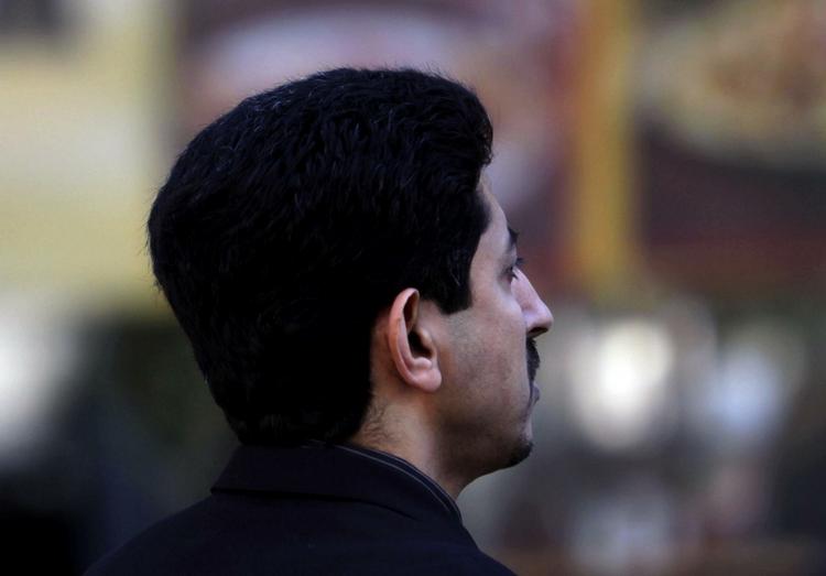 Livstid. al-Khawaja er en populær taler og har tilnavnet 'Gandhi' fordi han opfordrer til ikkevoldelig protest mod kongefamiliens enevælde i Bahrain. 