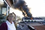 nabo. »Man kunne ikke se flere flammer. Så pludselig kunne man høre noget igen, og nu er det helt vildt igen«, siger Annette Gill. 