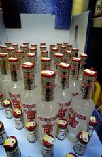 ANNONCER. Diageo, der blandt andet står bag vodka-mærket Smirnoff, har forpligtet sig til at annoncere for mindst 10 millioner dollar på Facebook. 