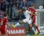 VOKSEN. Andreas Bjelland (tv) har indtil videre primært optrådt for U21-landsholdet, men nu er han udtaget til A-landsholdet. 