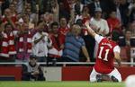 JUBEL. Med sit mål til 2-0 kunne André Santos for første gang juble foran Arsenals fans. 