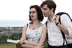 Flirt. Anne Hathaway overstråles af en velspillende Jim Sturgess, som ligner en ny Hugh Grant. 