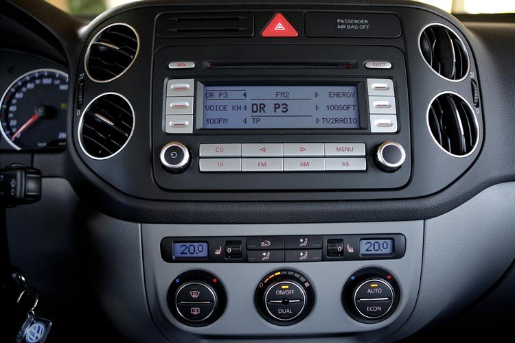 FARLIGT. Hold snitterne fra denne her, når du kører. Uopmærksomhed fører til mange ulykker. 