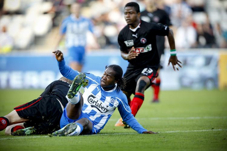 Skifte. Baye Djiby Fall er med fra start mod Fulham efter at have scoret i 1-4 nederlaget mod FCM. 