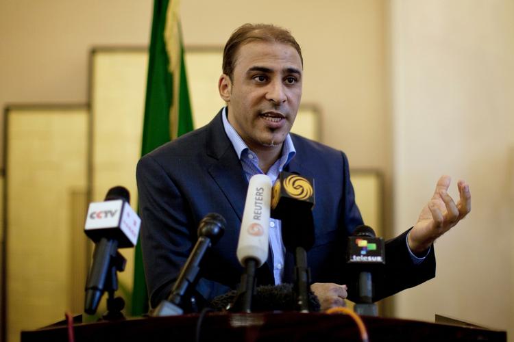 INDFANGET. Gaddafi-styrets talsmand, Moussa ibrahim, er taget til fange af oprørere ved Sirte. Arkivfoto fra midten af august, hvor han talte ved pressekonference i hovedstaden Tripoli inden byens fald. 