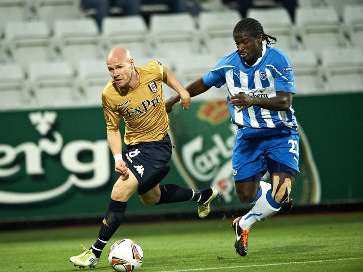 målscoreren. Med to mål gjorde Andrew Johnson (tv.) en forskel mod OB og Bernard Mendy. 