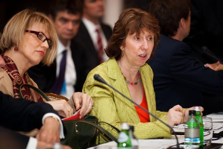 Rod. 60 ansatte har sagt deres stillinger op inden for de seneste ni måneder i EU's udenrigstjeneste, der ledes af Catherine Ashton. 