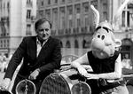 Uderzo. I oktober 1959 så Asterix dagens lys i det første nummer af seriebladet Pilote, og Uderzo har ført pennen siden. 