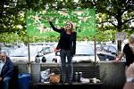 Johanne Schmidt-Nielsen tiltrækker sig ikke kun opmærksomhed i Danmark. Britiske Observer bringer i dag et portræt af Enhedslistens leder. 