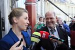 nyudnævnte. Både Mette Frederiksen og Carsten Hansen, begge socialdemokrater, skal være ministre i Helle Thorning-Schmidts (S) regering. 