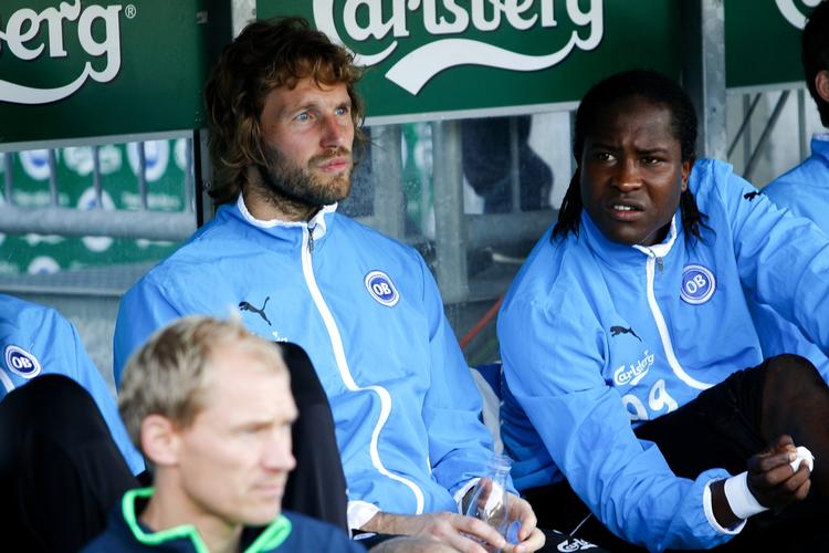 bænket. I torsdags var Stefan Wessels og Djiby Fall med i OB's startopstilling, men de var bænket i går mod HB Køge. 