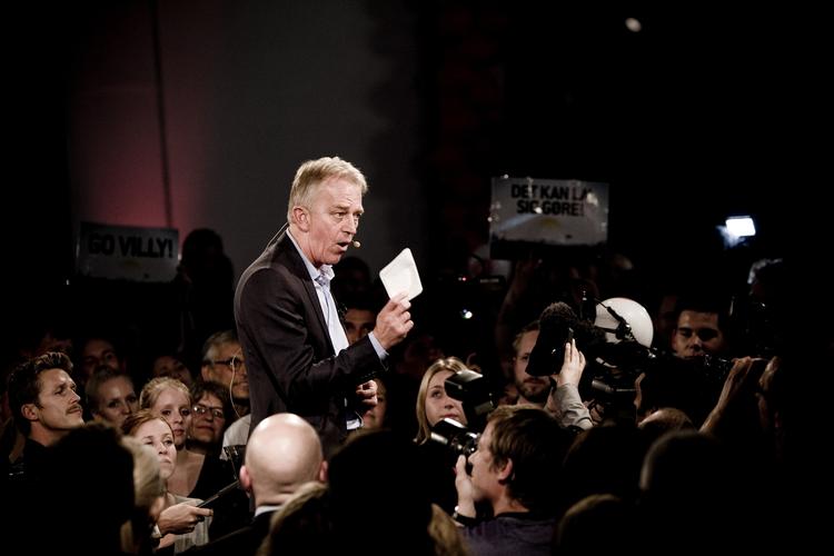 POLITIK. Langt fra alle SF'ere jubler på dagen, hvor SF for første gang går i regering. Pernille Vigsø bagge truede tidligere på dagen med at melde sig ud af partiet. 