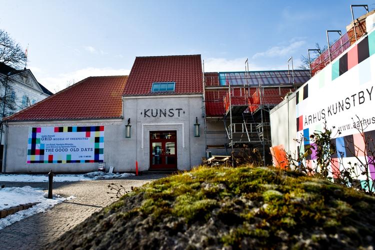 Den traditionsrige bygning åbnede i 1917 og er kendt for eksperimenterende kunst. 