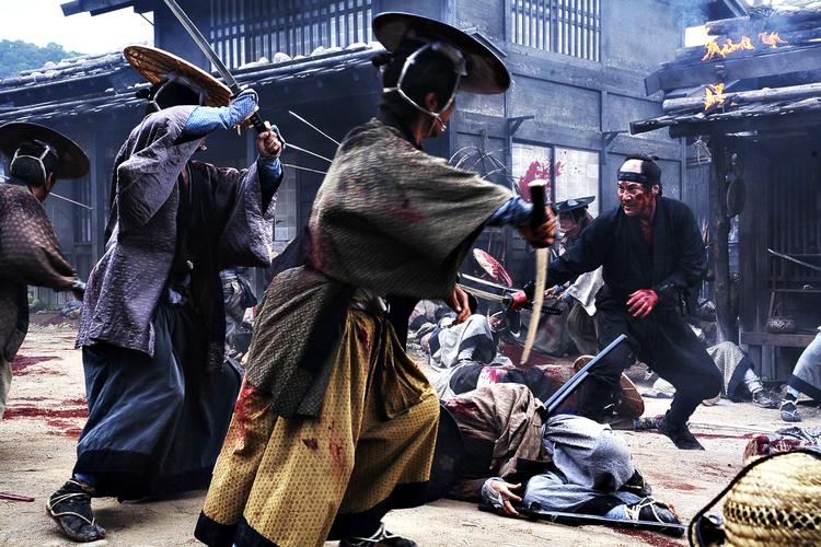 Bloddryppende. Takashi Miikes '13 Assassins' gør samuraigenren mere blodig end nogensinde før. 