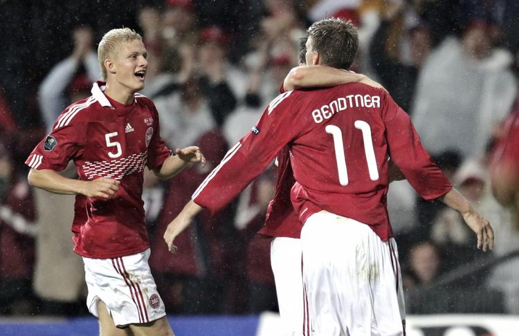 dobbelt. Tyve danskere har scoret flere mål på landsholdet end Nicklas Bendtner, der med sit næste mål indhenter Harald Nielsen. 