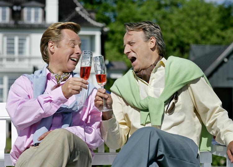 Stævning. DR stævnes, fordi Rytteriet har udskiftet ordet 'luften' med 'penis'. 