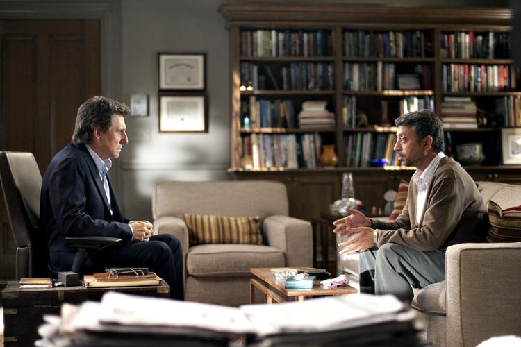 hvad er så problemet? Gabriel Byrne (tv.) er den venlige og lidt trætte psykoanalytiker, der her har en konsultation i 'In Treatment'. 